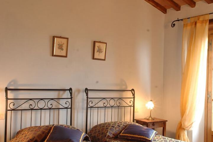 Room 3 of 39