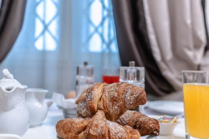 Breakfast/Coffee Service 26 of 31