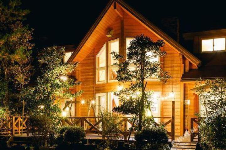 Heart Land Hills in Noto 37 Trailer House Sho