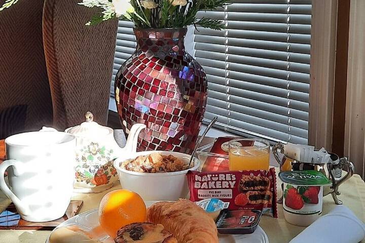 Breakfast/Coffee Service 30 of 44