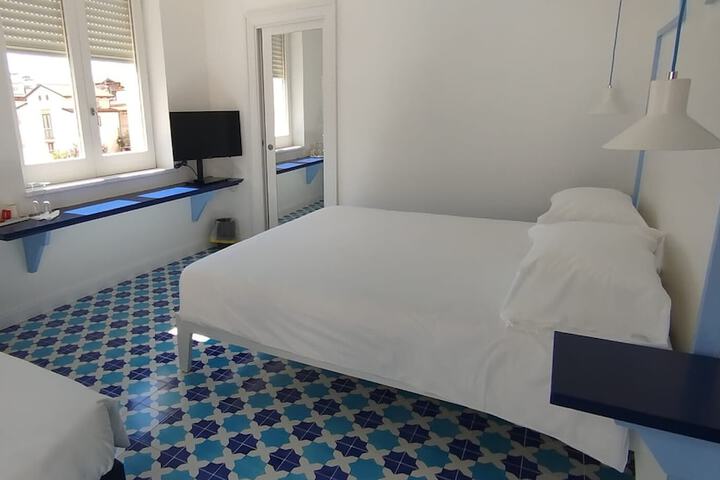Room 35 of 59