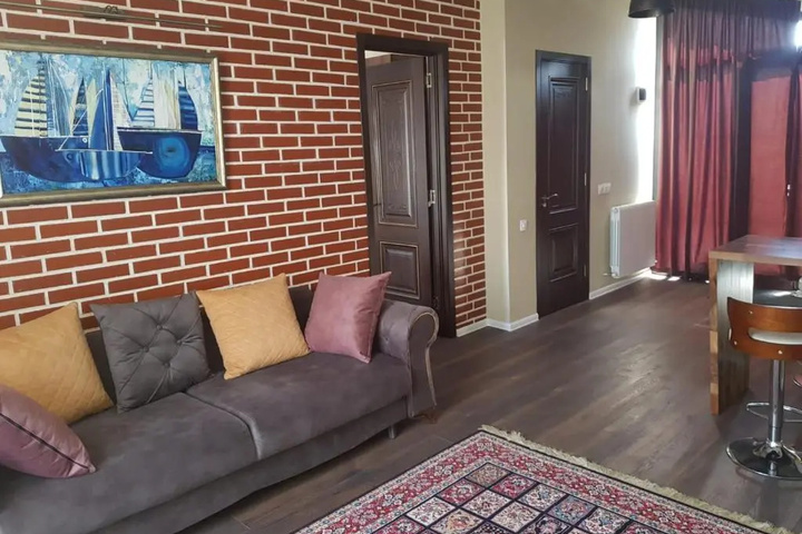 Room 3 of 12