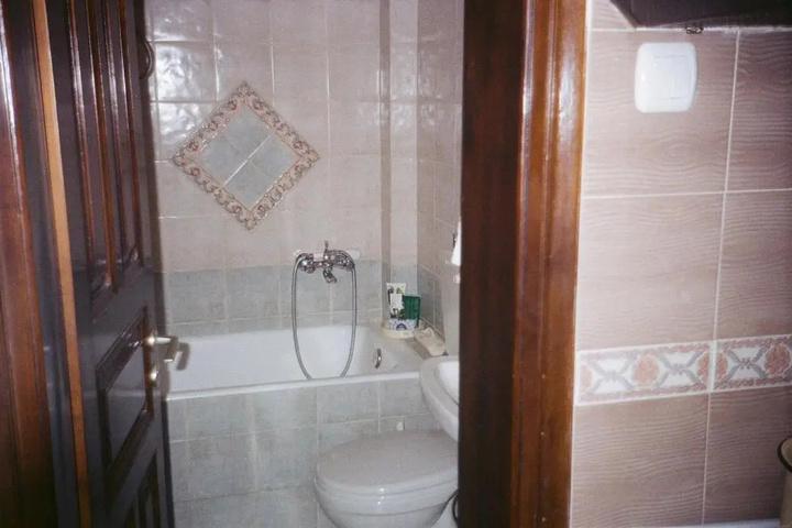 Room 8 of 20