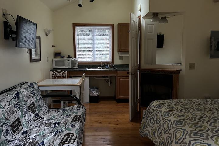 Room 12 of 83