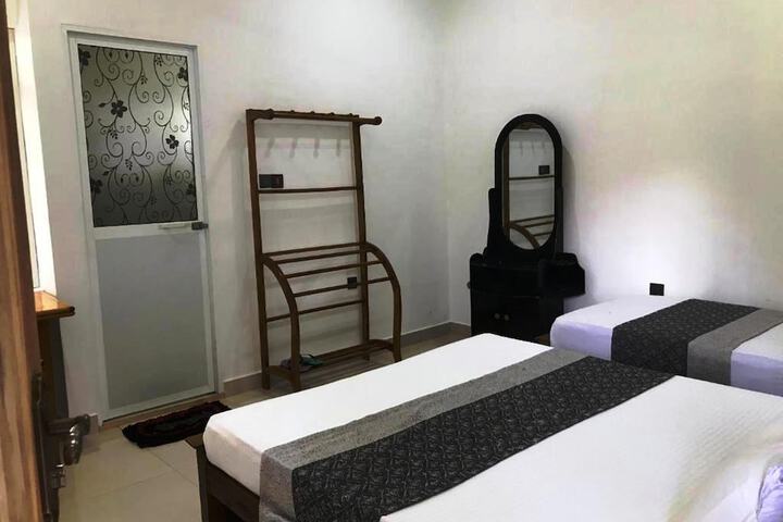 Room 5 of 43