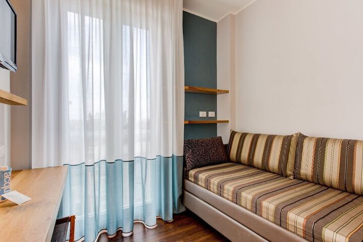 Room 42 of 86