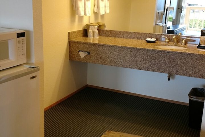 Bathroom sink