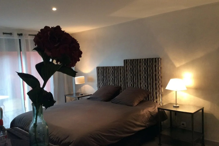 Room 2 of 17