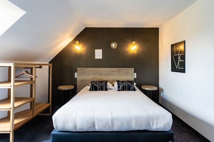 Room 15 of 113