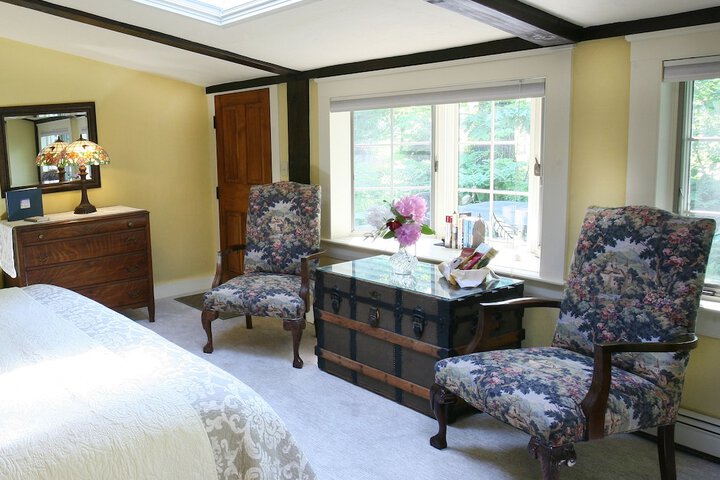 Room 10 of 32