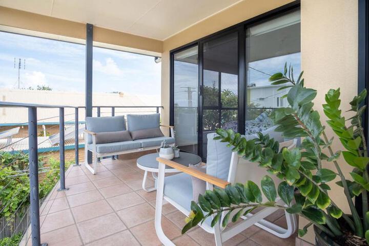 Stones Throw To Shelly Beach Pet Friendly!