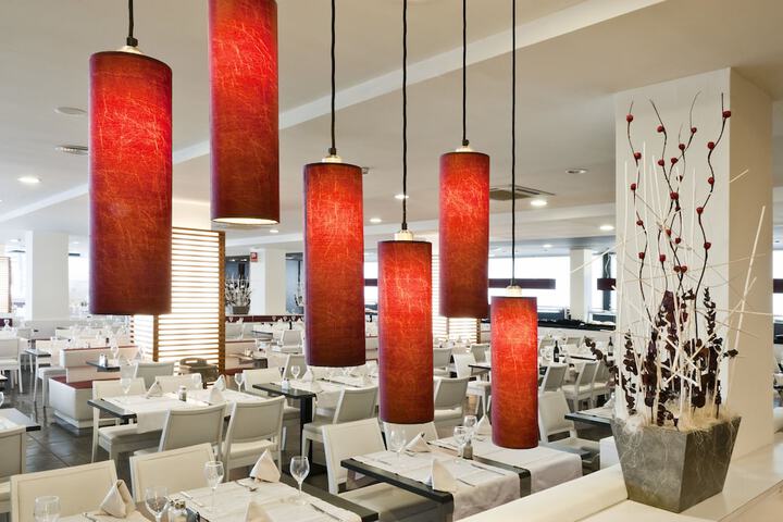 Dining 95 of 153