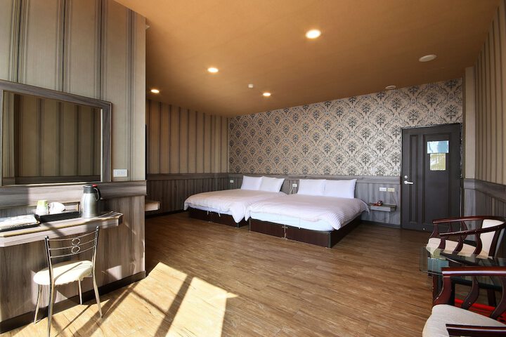 Room 15 of 30