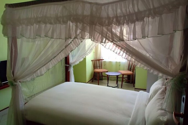 Room 11 of 42