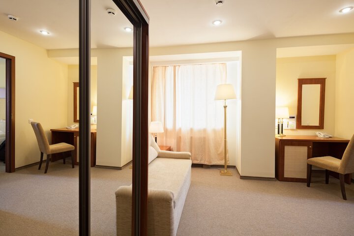 Room 8 of 47