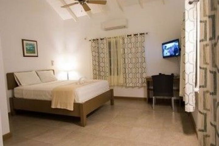 Room 21 of 32