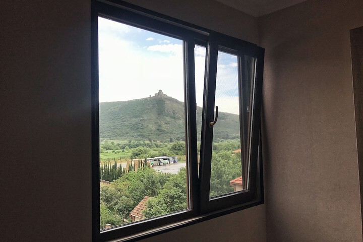 Room 32 of 37