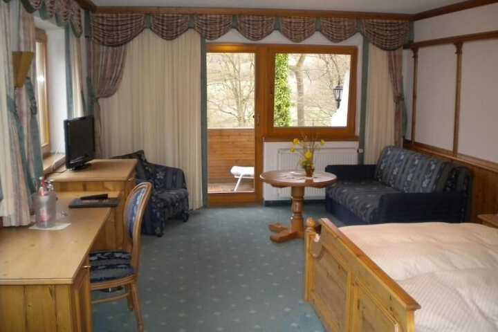 Room 10 of 47