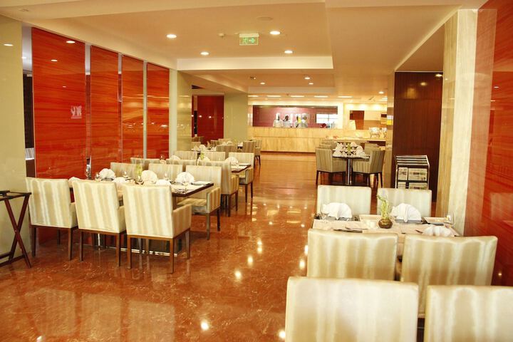 Dining Photos
