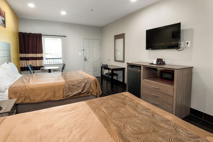 Room 18 of 76