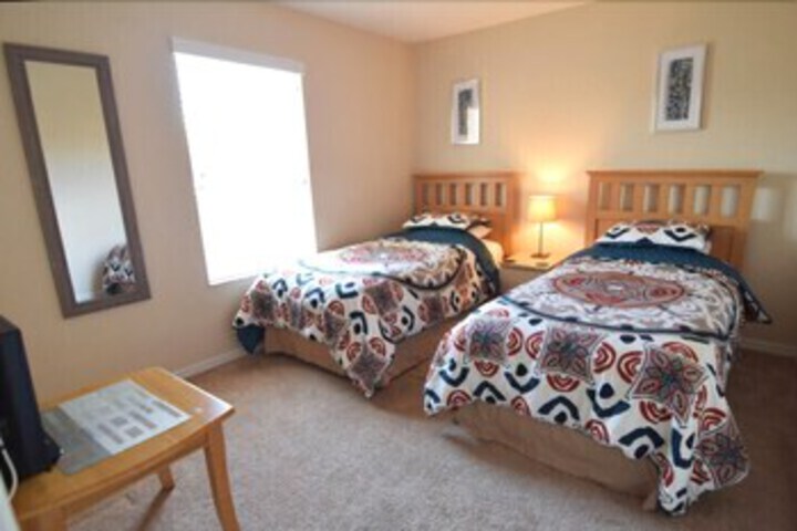 Room 28 of 28