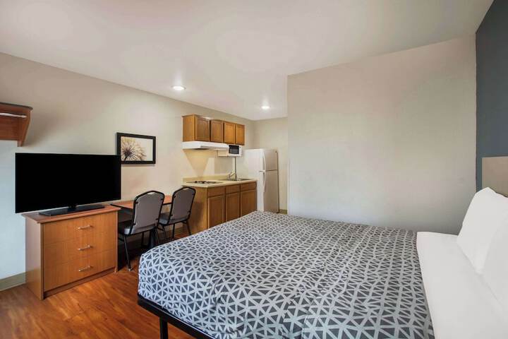 Standard Double Bed (3 of 11)