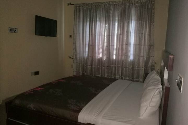 Room 5 of 19