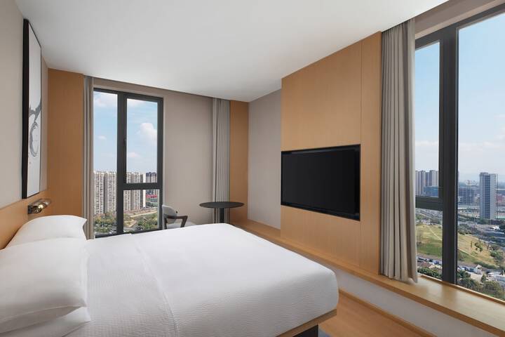 Room 27 of 58
