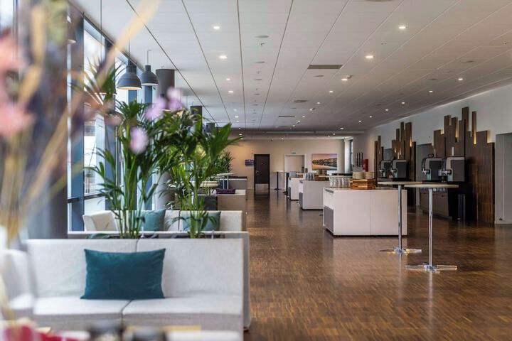 Entrance & Lobby