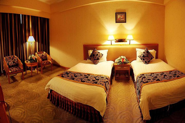 Room 2 of 5