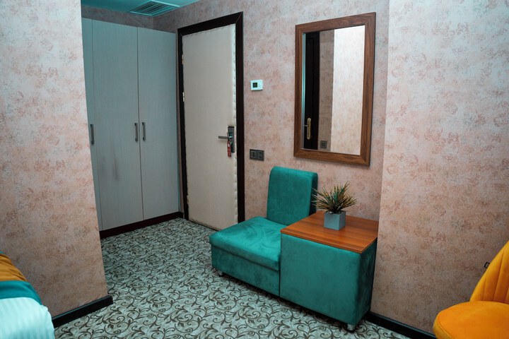 Room 9 of 113