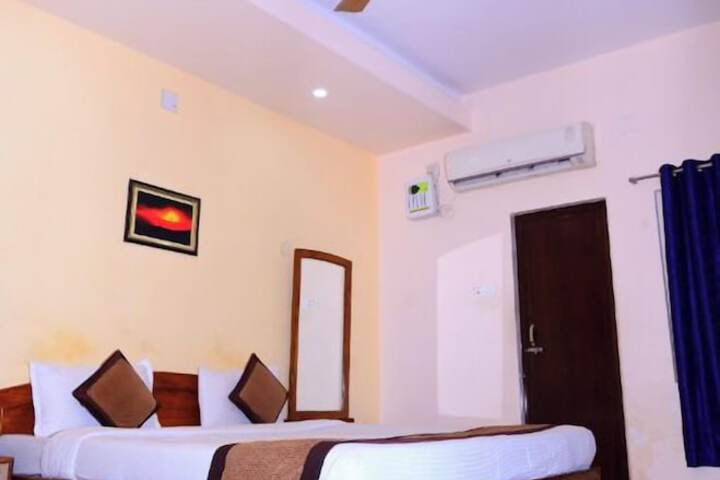 Room 5 of 22