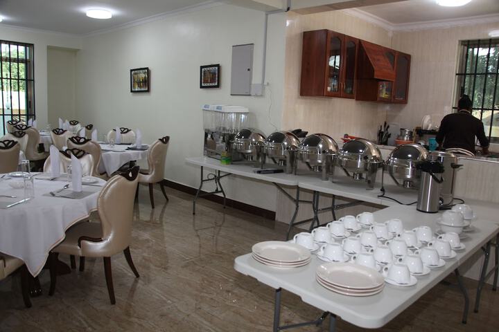 Dining 11 of 16