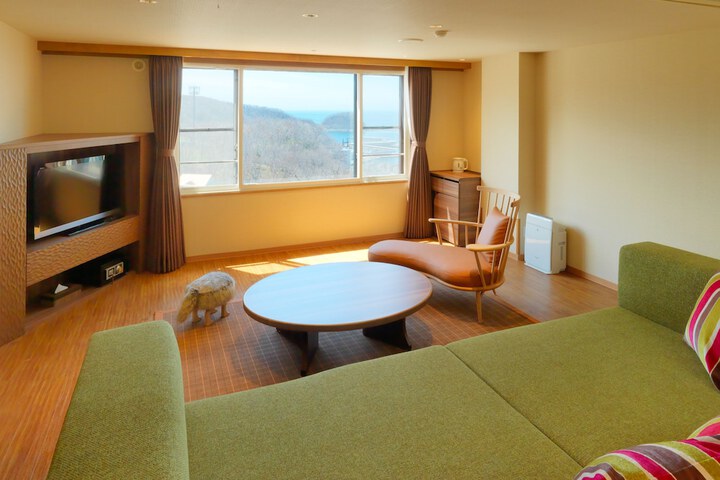 Room 9 of 110