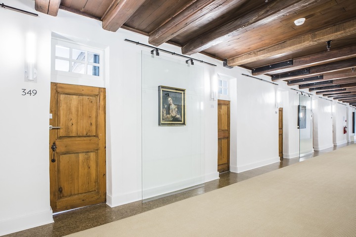 Ballroom/Hall 29 of 41