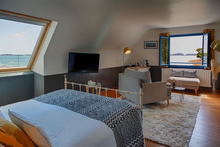 Room 7 of 42
