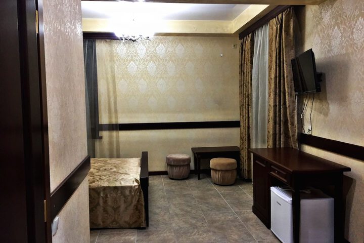 Room 14 of 25