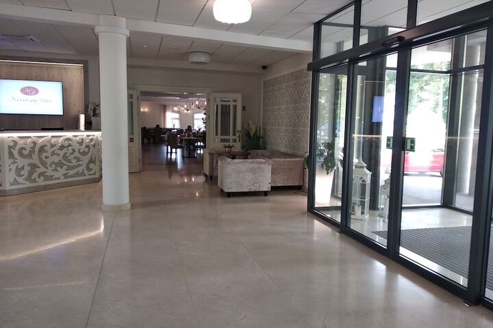 Hotel Interior 4 of 37
