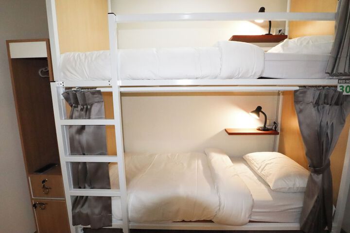 Room 46 of 76