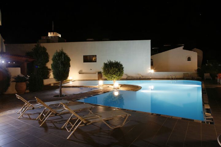 Hotel with Pool