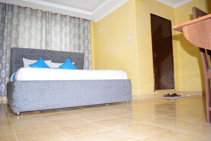Room 11 of 21