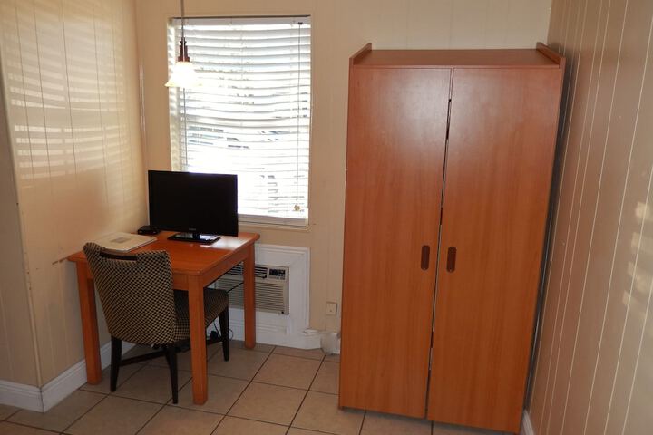 Room 7 of 34
