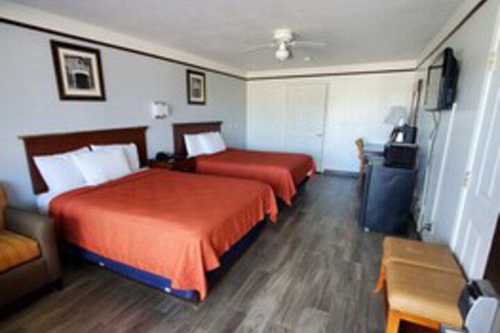 Room 43 of 177