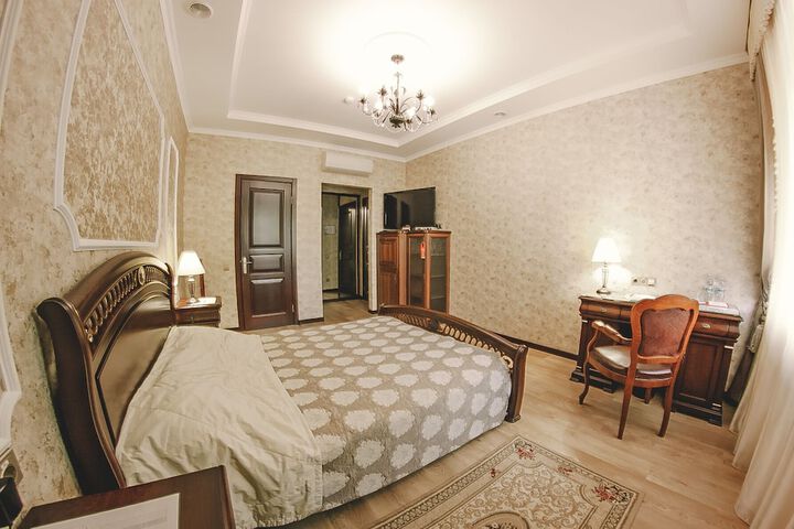 Room 19 of 41