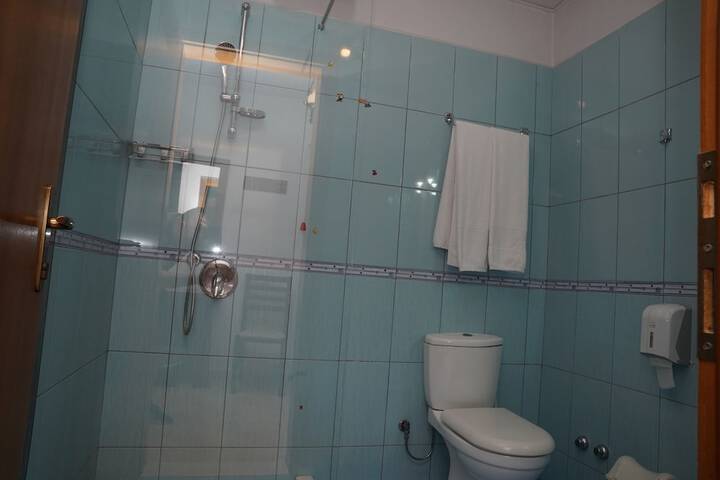 Room 12 of 22