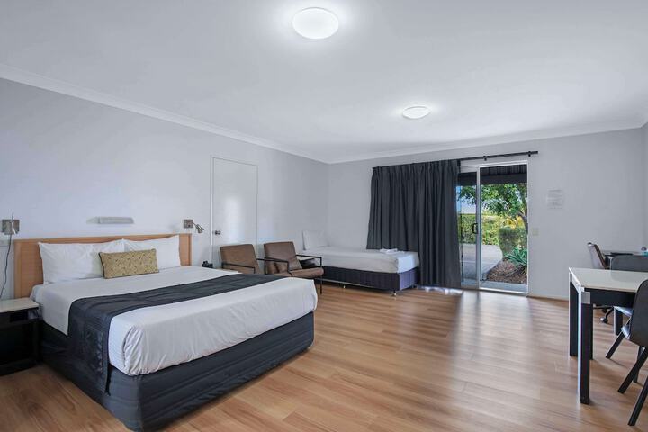 Room 9 of 23