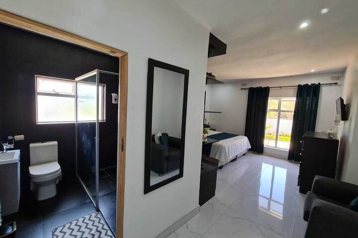 Room 3 of 32