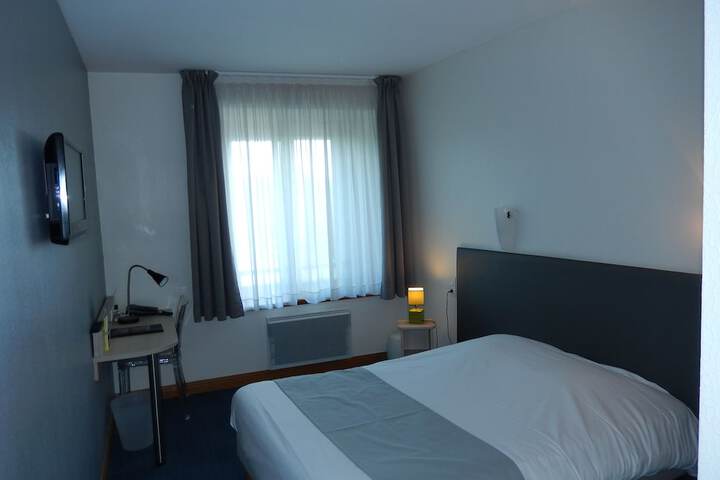 Room 6 of 31