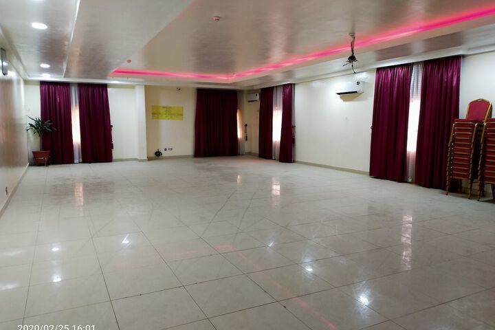 Ballroom/Hall 73 of 79