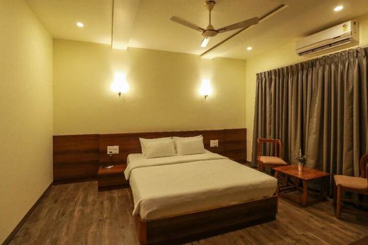 Room 3 of 21